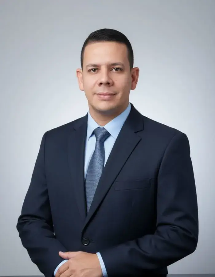 Retrato corporativo de Elkin Ríos CEO de Faja Export Colombia, líder en exportación de fajas colombianas al por mayor (see the generated image above)